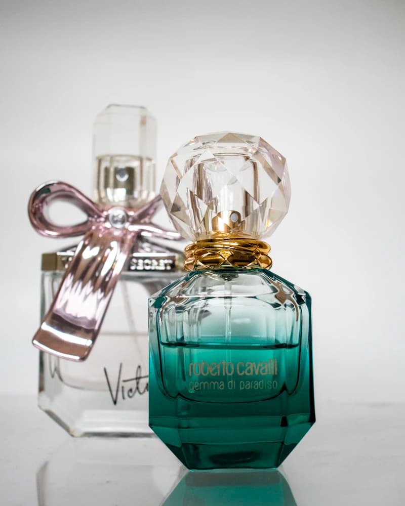 شیشهٔ عطر ۵۰ میل با والف